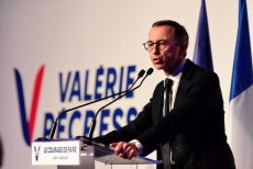 France : un chef de sénateurs de droite évoque « les belles heures » de la colonisation