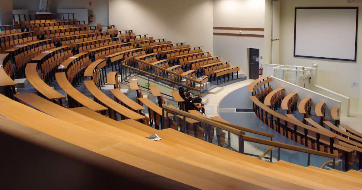 Orientation dans les Universités : Ce que doivent maintenant faire les bacheliers retardataires
