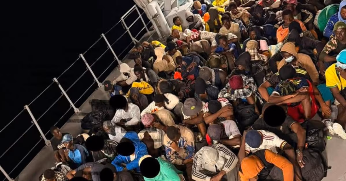 Fatick : la Marine nationale sauve 124 migrants au large de Djiffère