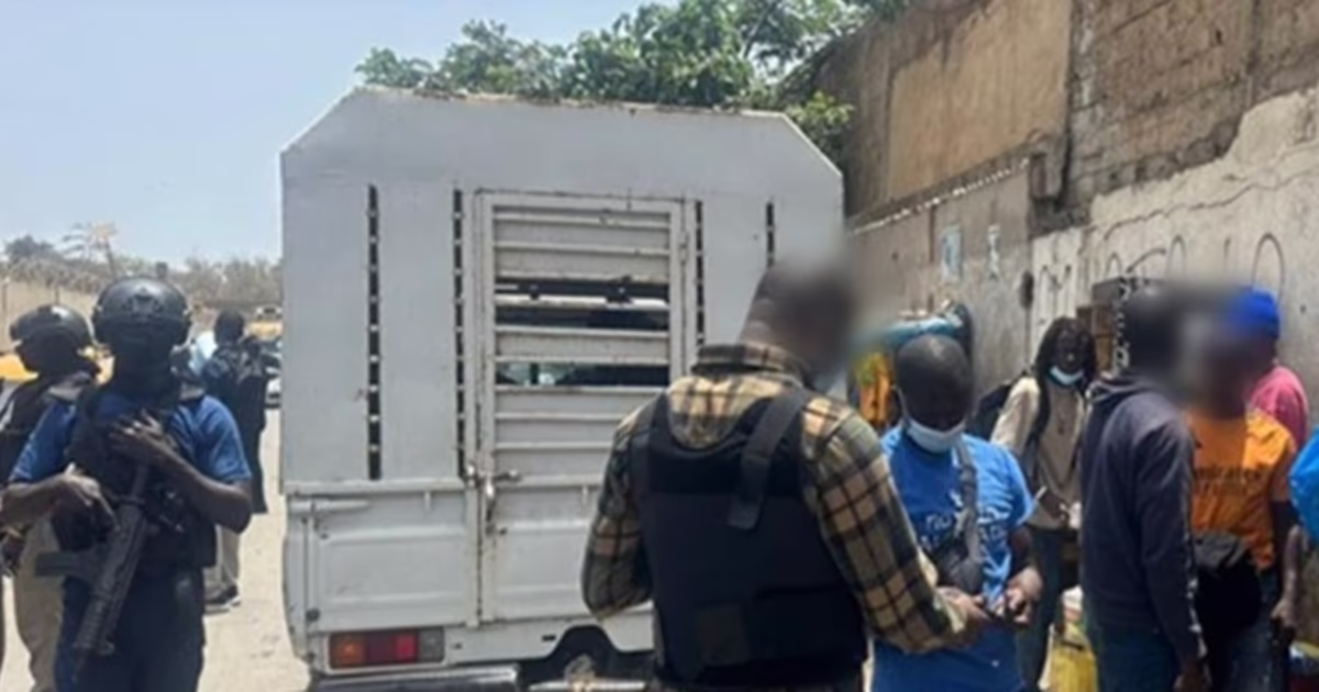 Mame Cheikh Ousmane, 35 ans, surpris en plein ébats avec un élève en classe de 4e