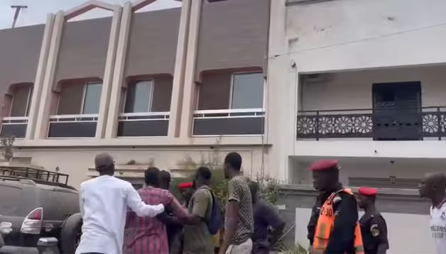 Urgent : Talla Sylla vient d’être arrêté au terrain Sacré-Cœur lors du « Niakhtou national » (vidéo)