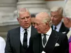 Affaire Epstein : le roi Charles III inquiet pour son frère Andrew..