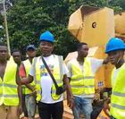 Justine Judith Lekogo offre une bétonnière aux jeunes entrepreneurs du 2ᵉ arrondissement de Francheville