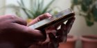 Au Sénégal, l’impopulaire taxe sur les paiements mobiles embarrasse le pouvoir