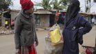 Kenya : dans le bidonville de Kibera, des déchets plastiques contre un accès aux sanitaires