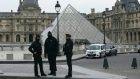 Cambriolage au Louvre: Huit bijoux dérobés