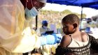 «Des millions d'enfants sans protection»: la vaccination sous la menace des coupes dans l'aide et de la désinformation