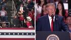 États-Unis: Donald Trump hué par des manifestants lors d'un meeting au Texas à un mois des midterms