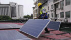 L'essor spectaculaire de l'énergie solaire échappe en partie au contrôle des États africains