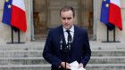 France : Macron reconduit Lecornu comme Premier ministre, la gauche radicale s'indigne et l'extrême droite menace de (…)