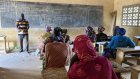 Dans le nord du Cameroun, les cotonculteurs retournent sur les bancs de l'école
