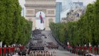 France: le défilé d'une armée prête au combat pour le 14-Juillet