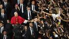 A Paris, des foules attendues sur les Champs-Elysées pour la messe géante du pape
