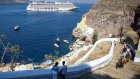 Grèce: les compagnies de croisière mises à contribution pour accoster à Mykonos et Santorin