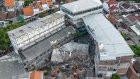 Ecole effondrée en Indonésie: le bilan s'élève à 45 morts, les recherches se poursuivent