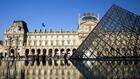 L'accès au Louvre bloqué par des étudiants en soutien au mouvement lycéen