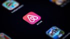 Colonies israéliennes: plainte contre Airbnb et Booking, accusés de favoriser le tourisme d'occupation