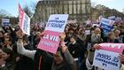 Les opposants à la future loi fin de vie manifestent à Paris