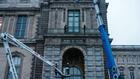 Vol au Louvre: une grille de protection installée sur la fenêtre de la galerie d'Apollon