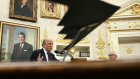De l'or, une missive royale, un Nobel... Comment gagner les faveurs de Trump