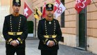 Vatican : la Garde suisse réinvente son uniforme de demi-gala