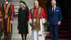 Le pape et le roi Charles III prient ensemble, une première historique