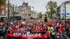 Amsterdam : une marée humaine vêtue de rouge en soutien aux Palestiniens