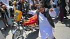Danse traditionnelle et marée de drapeaux pour fêter cinq ans de pouvoir taliban en Afghanistan
