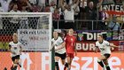 Euro-2025: l'Allemagne surclasse la Pologne mais tremble pour Gwinn