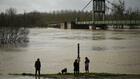 Crues: la Garonne, en vigilance rouge, déborde au sud-est de Bordeaux