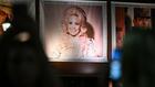 L'Amérique pleure Dolly Parton, légende fédératrice de la country décédée à 80 ans
