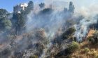 Incendie à Tanger : alimenté par le chergui, le feu atteint les habitations, plusieurs maisons évacuées
