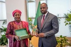 Sénégal : Ousmane Sonko reçoit un prix d’honneur de la CNDH pour sa contribution aux droits de l’Homme (Photos)