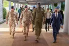 Luciano Portolano, patron de la défense italienne en visite au Niger