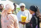 Banjul : Fidèle à son style, la Première Dame Marie Khone Faye rayonne de simplicité et d’élégance (photos)