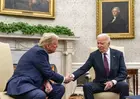 Trump annule 92 % des décrets signés par Biden