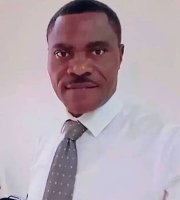 Gabon – Cinquième République : un président élu comme indépendant peut-il créer un parti politique ?