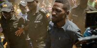 « Ma tête a été mise à prix par le fils du président » : Bobi Wine, le premier opposant en Ouganda, raconte sa fuite du pays