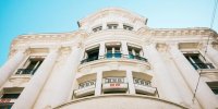 A Marseille, un temple du prêt-à-porter fait son inventaire colonial