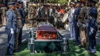 Mort de Raila Odinga: les obsèques de l'opposant kényan rassemblent des milliers de personnes