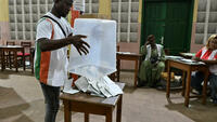 Législatives en Côte d'Ivoire: majorité absolue pour le parti au pouvoir, le PDCI en net recul