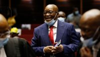 Elections en Afrique du Sud: la justice autorise l'ex-président Zuma à être candidat