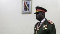Guinée-Bissau: un général investi à la tête du pays pour une transition d'un an