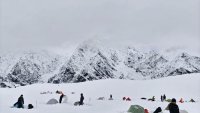 Tibet: tous les randonneurs piégés par la neige ont été secourus, selon un média