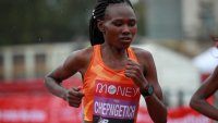 Athlétisme: la détentrice du record du monde du marathon Ruth Chepngetich provisoirement suspendue pour dopage