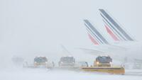 200 km/h dans le blanc: à Paris-Orly, la neige déclenche une mission commando