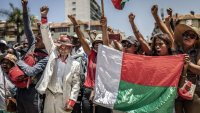 Madagascar: le président s'accroche au pouvoir et dissout l'Assemblée