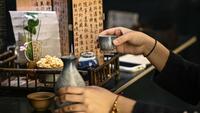 Alcool sur ordonnance: un bar de Shanghai mixe médecine et cocktails