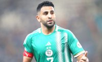 Scandale à la FAF : Un employé insulte un vieil homme, Mahrez sort du silence