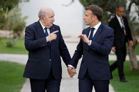 France – Algérie : Macron tend la main à Tebboune pour relancer le dialogue